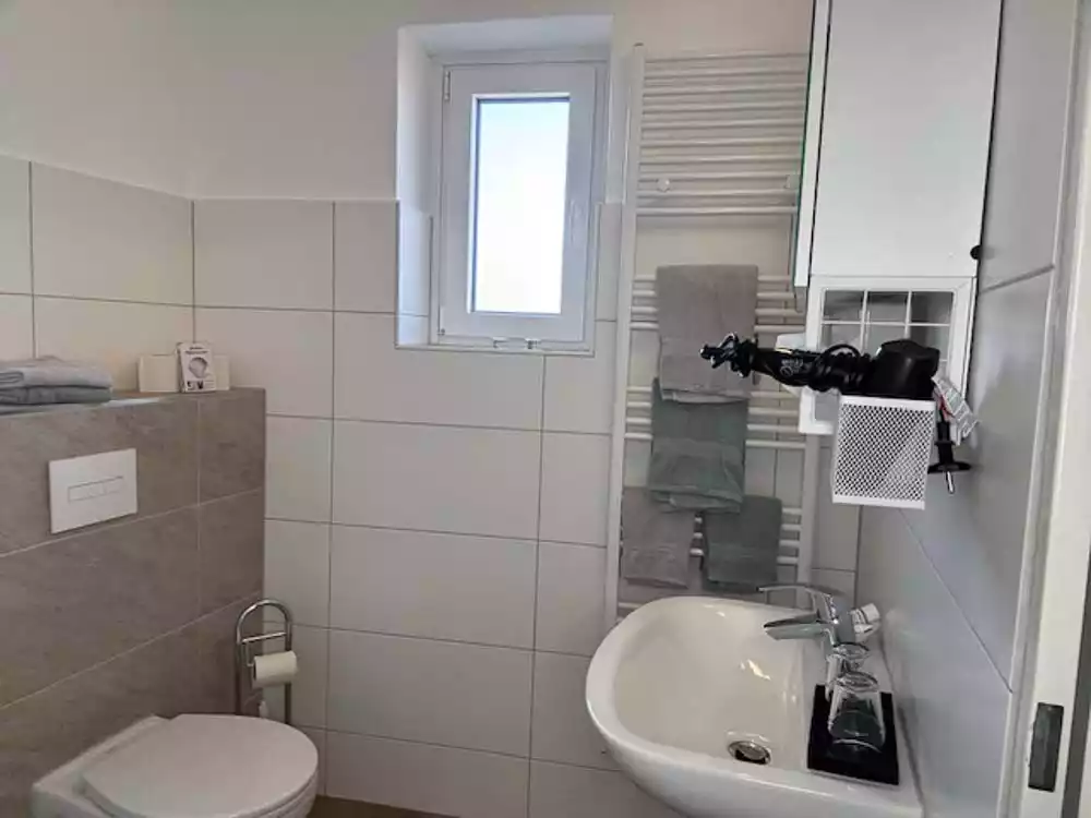 Badezimmer im 2-Raum Appartement im Hotel Strandräuber