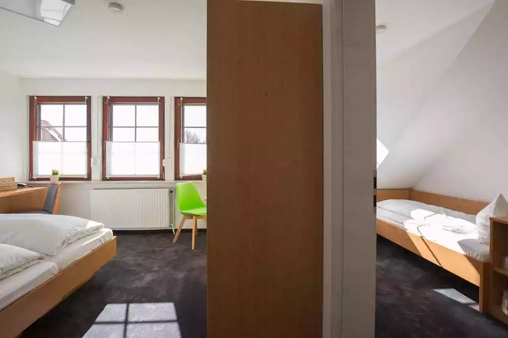 Viel Platz in diesem Hotelzimmer an der Ostsee für 2-4 Personen